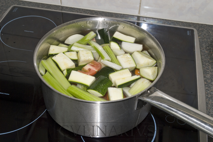 Brodo vegetale -groentebouillon