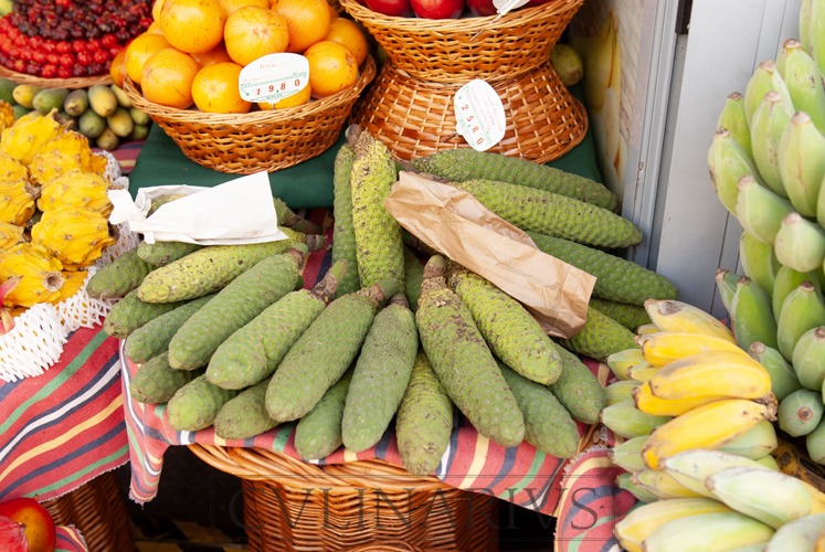 Gatenplantvrucht op de markt in Funchal. Madeira